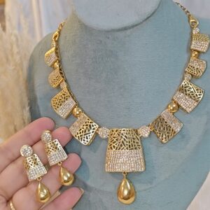 PAAKHI GOLD-PLATED NECKLACE SET WITH EARRINGS