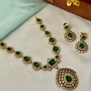 MISHA EMERALD GREEN KUNDAN NECKLACE SET