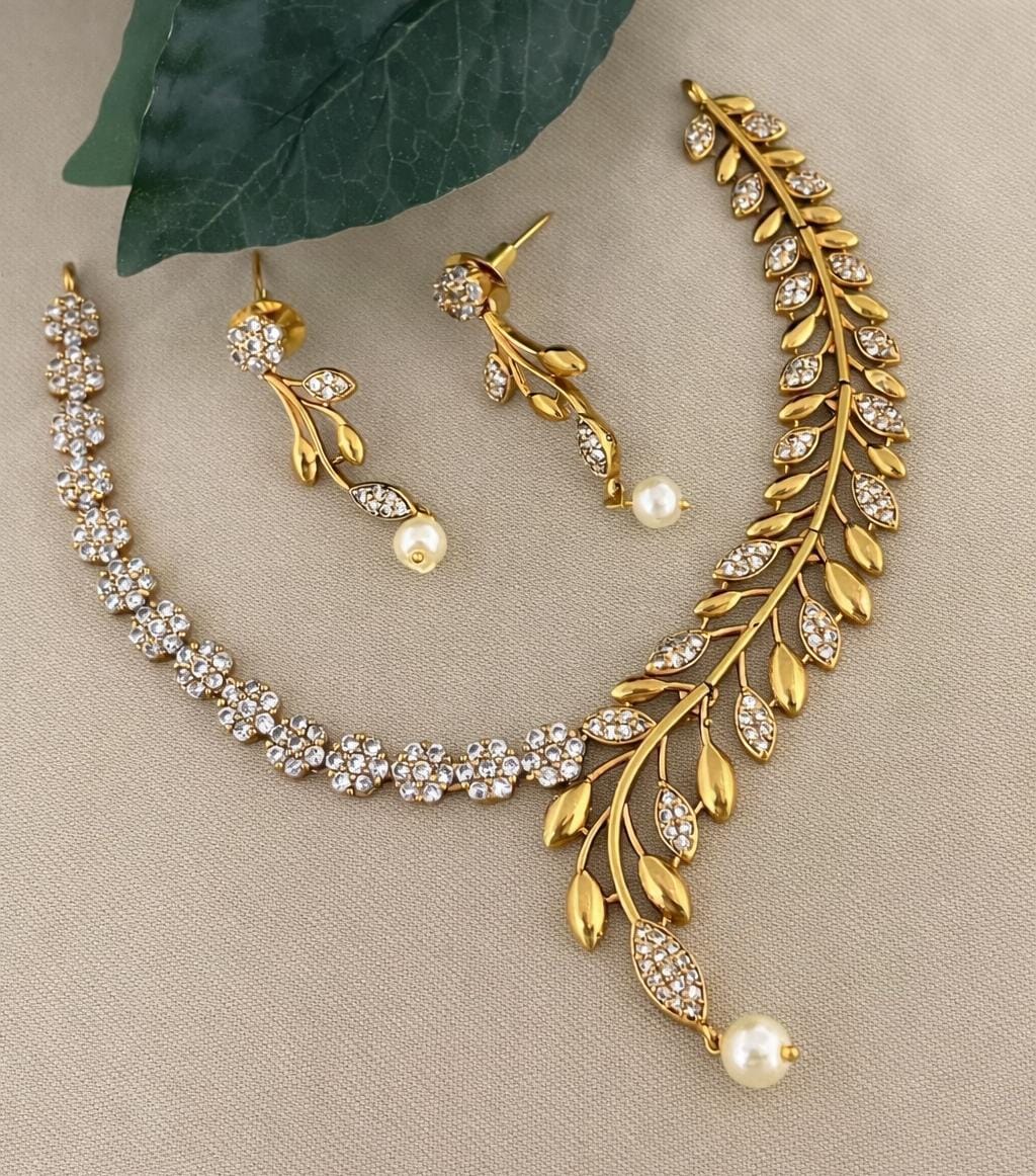 SHRISHTI GOLD LEAF MOTIF NECKLACE SET WITH PEARL DROPS - Image 2