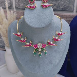 GOLDEN STAINLESS STEEL PREMIUM & ELEGANT ( ANTI TARNISH ) NECKLACE SET FOR WOMEN