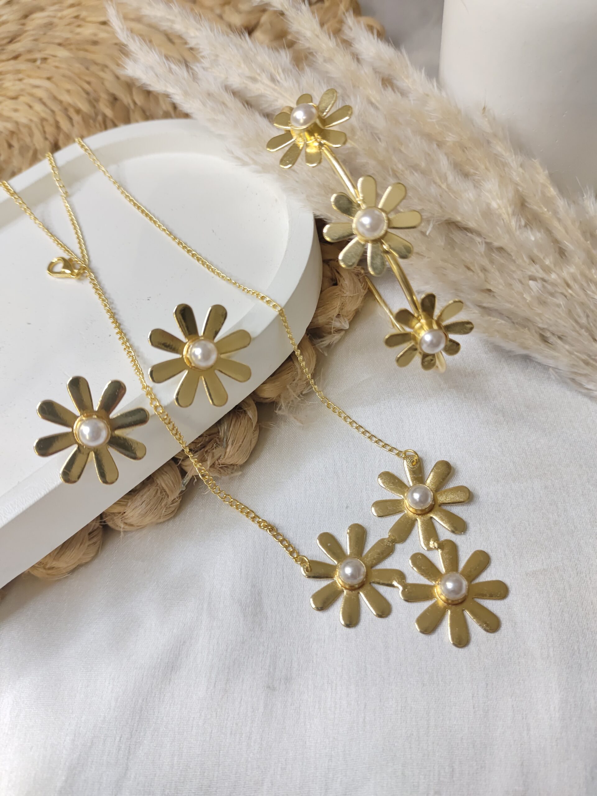 GOLDEN BRASS ( STLYISH FLORA PATTERN ) NECKLACE SET WITH BRACELET AND STUDS - COMBO - Image 2