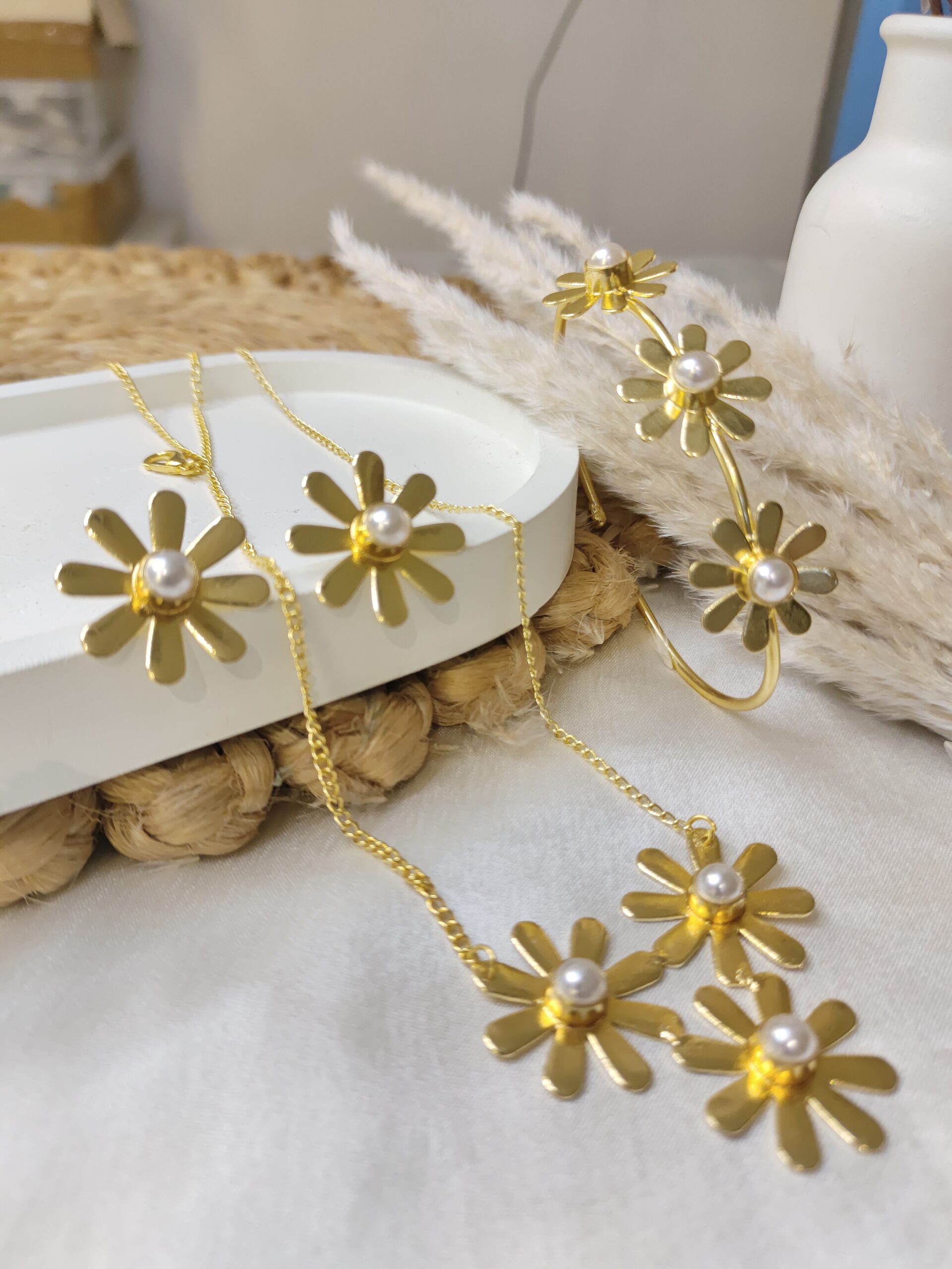 GOLDEN BRASS ( STLYISH FLORA PATTERN ) NECKLACE SET WITH BRACELET AND STUDS - COMBO