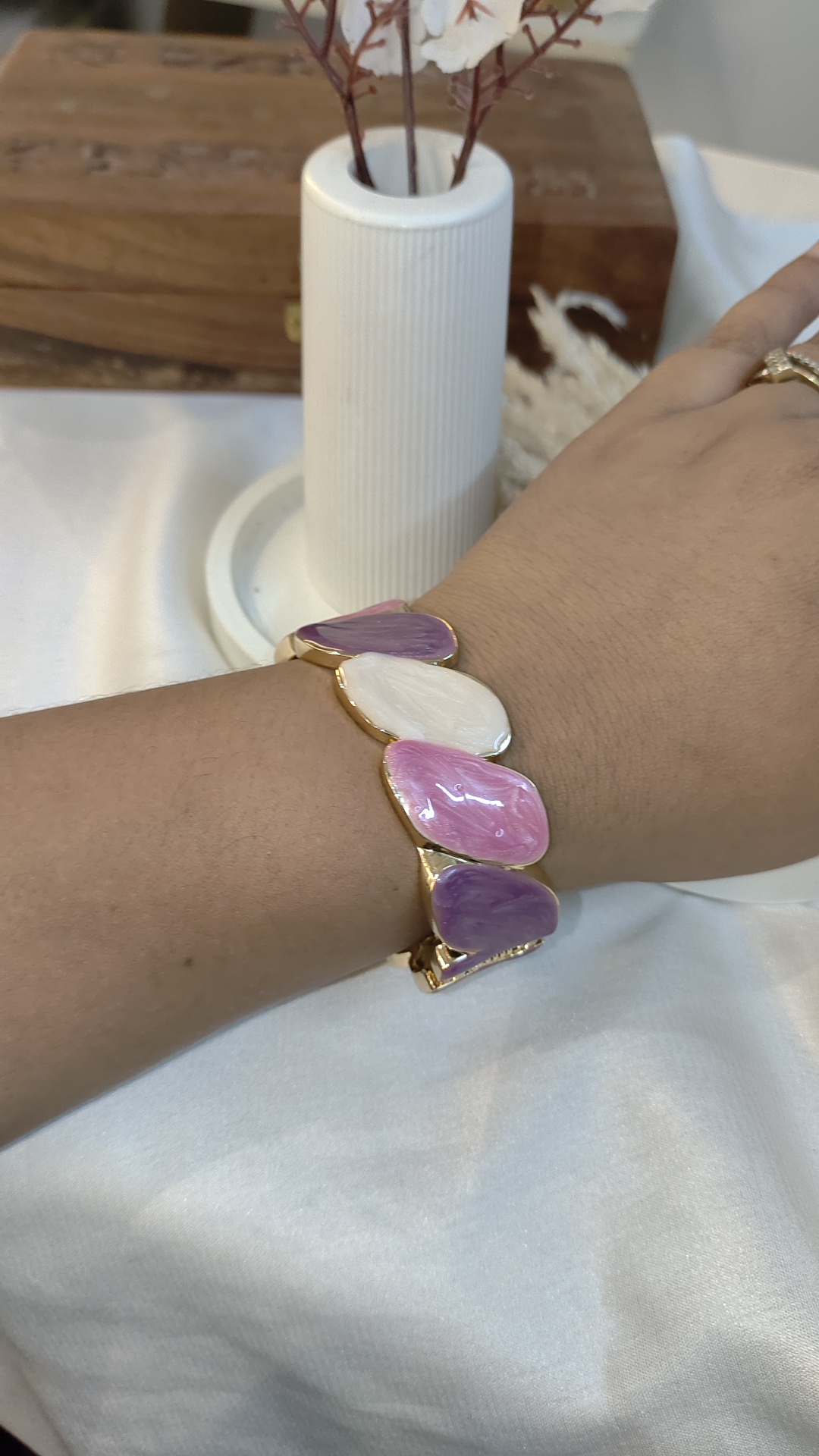 GOLDEN BRASS PREMIUM & ELEGANT ( ANTI TARNISH ) KADA FOR WOMEN - Image 3