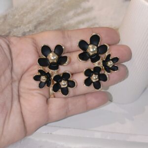 WESTERN BLACK FLORAL EARRINGS