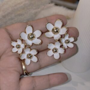 WESTERN WHITE FLORAL EARRINGS