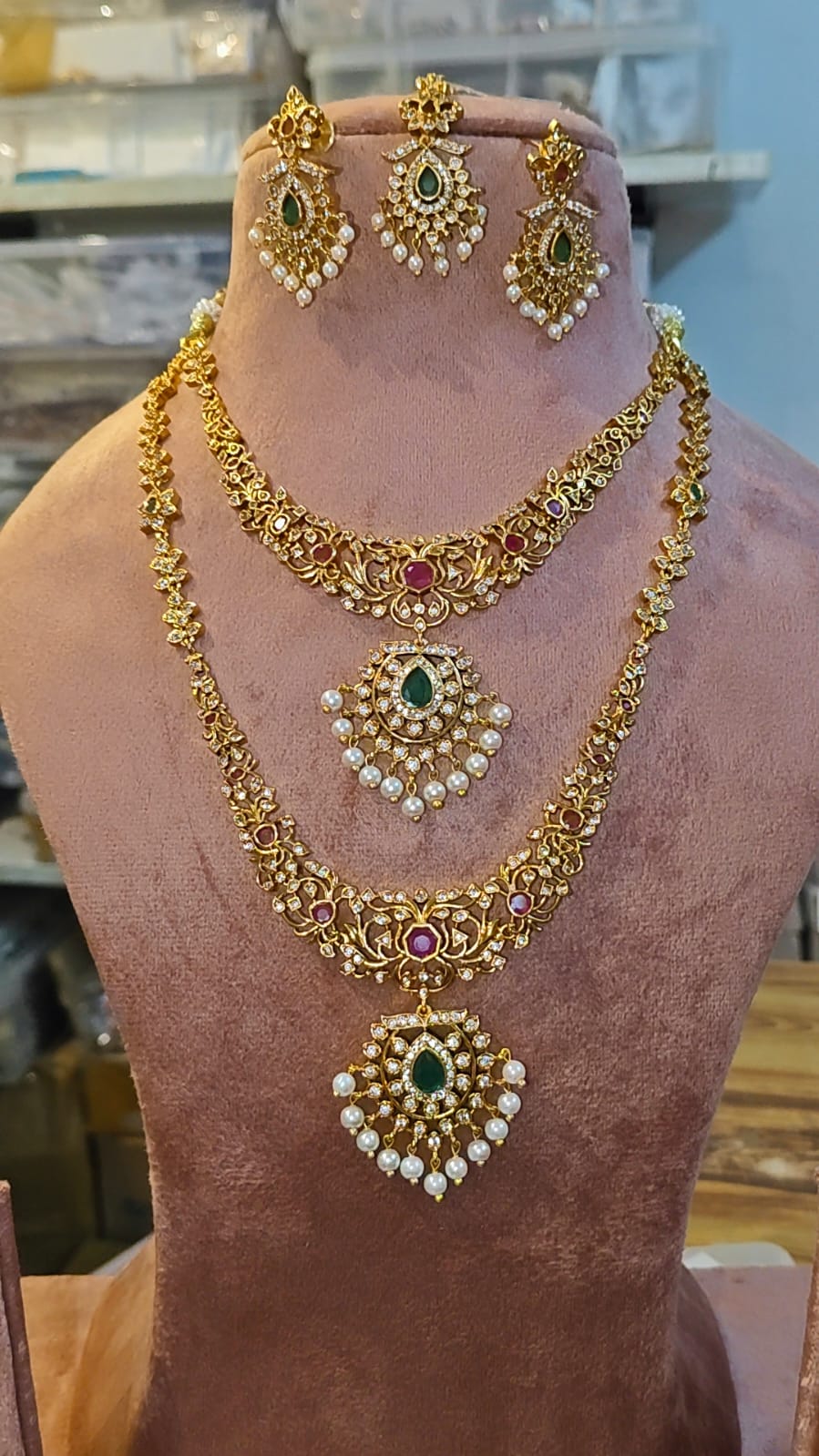 ROYAL DUAL-LAYER KUNDAN NECKLACE SET WITH PEARL DROP