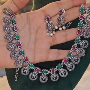 MULTICOLORED SILVER NECKLACE - LEAF MOTIF