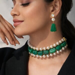 SARA CHOKAR IN GREEN STONE & PEARL LAYERED WITH MATCHING EARRINGS